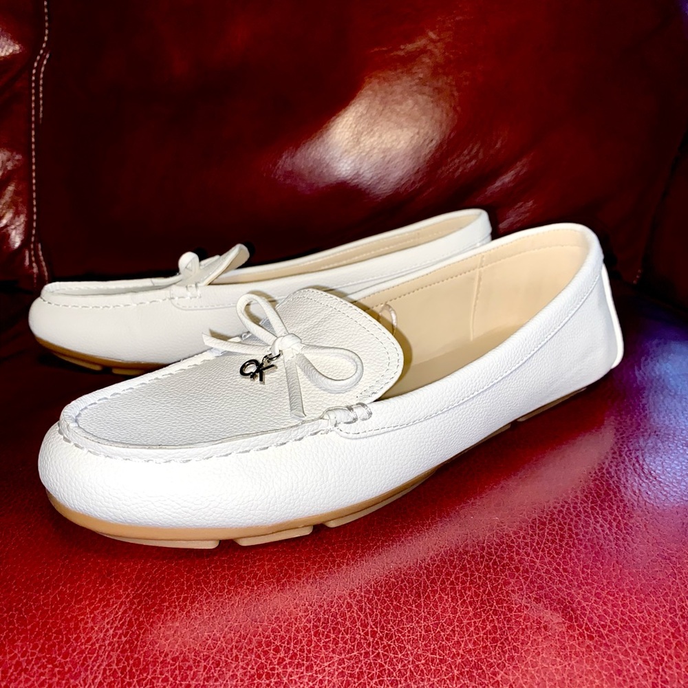 Calvin Klein Loafers Flat White with Bow Knot Charm Driving Moccasins - Picture 1 of 16
